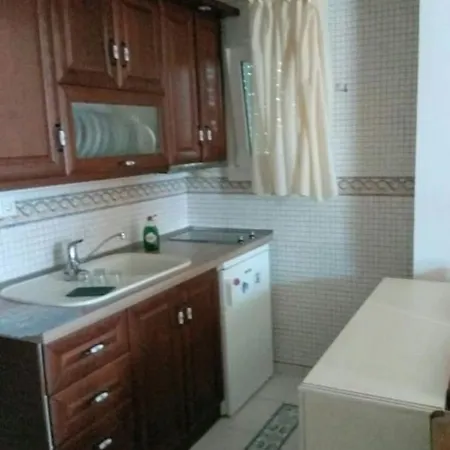 Vakantiehuis χαλκιδικη 10μ. μπροστα στη θαλασσα του πολυχρονου *