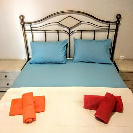 Vakantiehuis χαλκιδικη 10μ. μπροστα στη θαλασσα του πολυχρονου