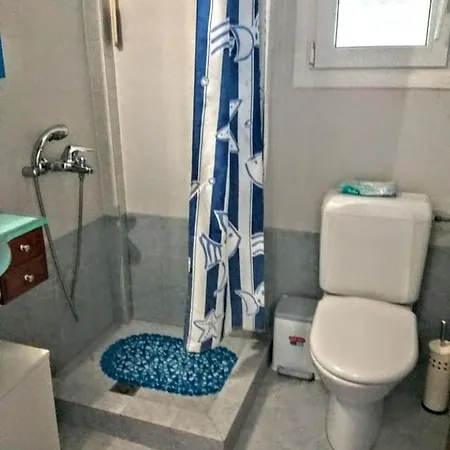 Vakantiehuis χαλκιδικη 10μ. μπροστα στη θαλασσα του πολυχρονου