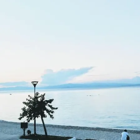 χαλκιδικη 10μ. μπροστα στη θαλασσα του πολυχρονου * Polychrono